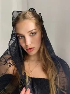 Esmeralda profile in Dubai