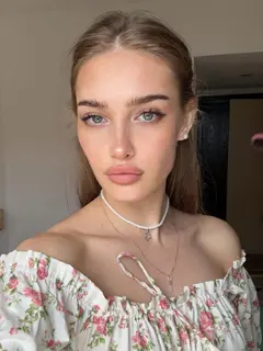 Esmeralda profile in Dubai