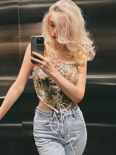 Laura profile in Dubai